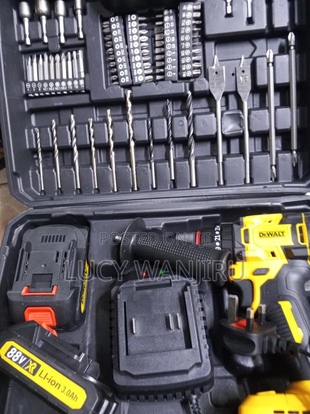 Dewalt (88) Brushless Drill