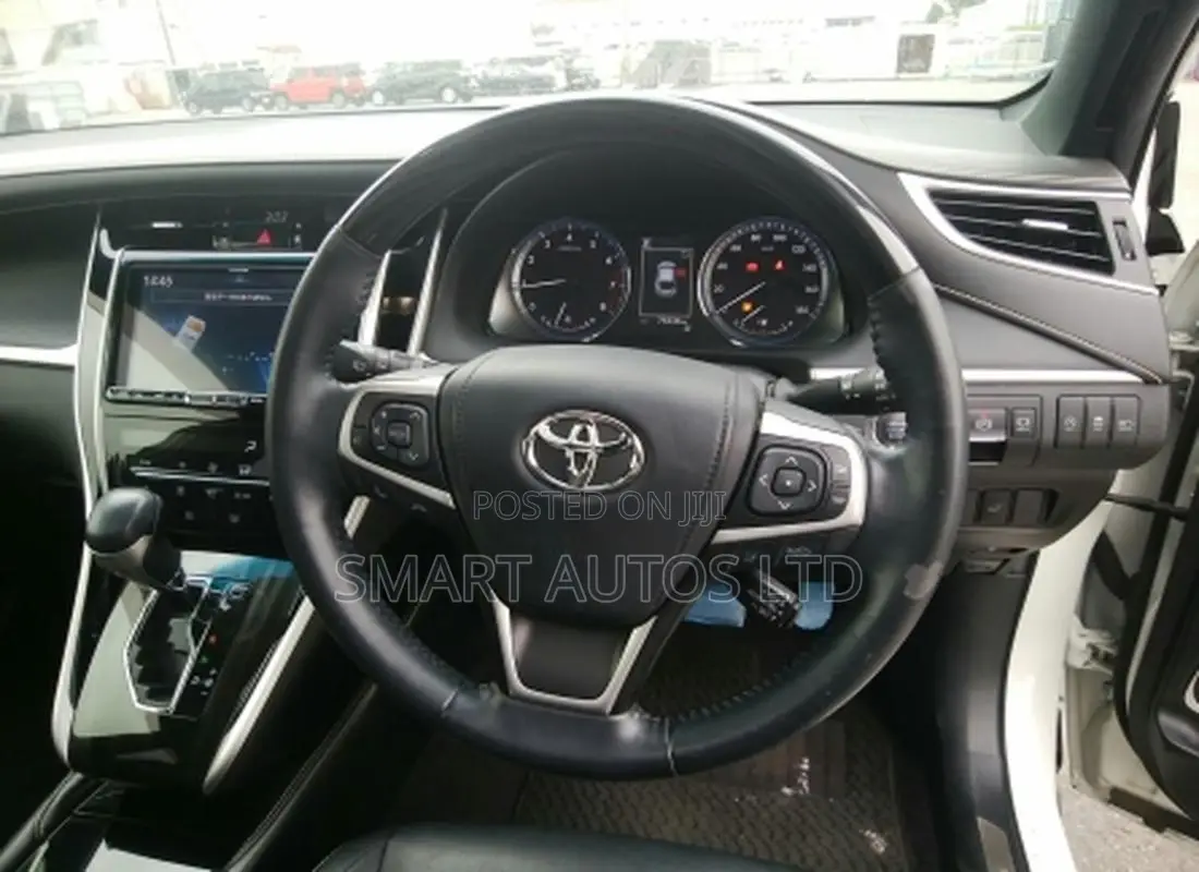 Toyota Harrier 2.0 2018 Pearl