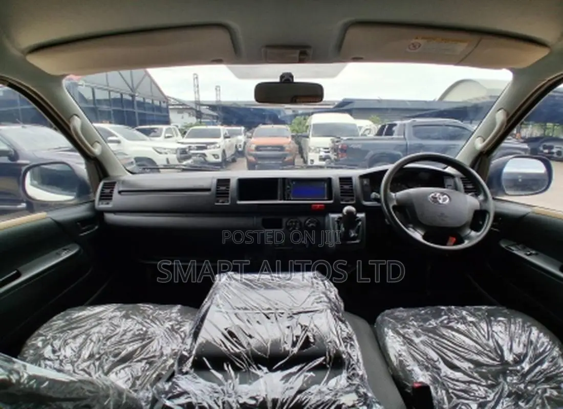 Toyota HiAce 2019