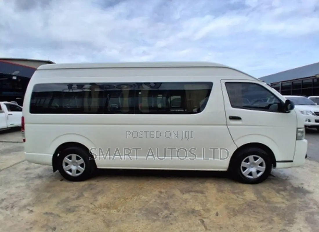 Toyota HiAce 2019