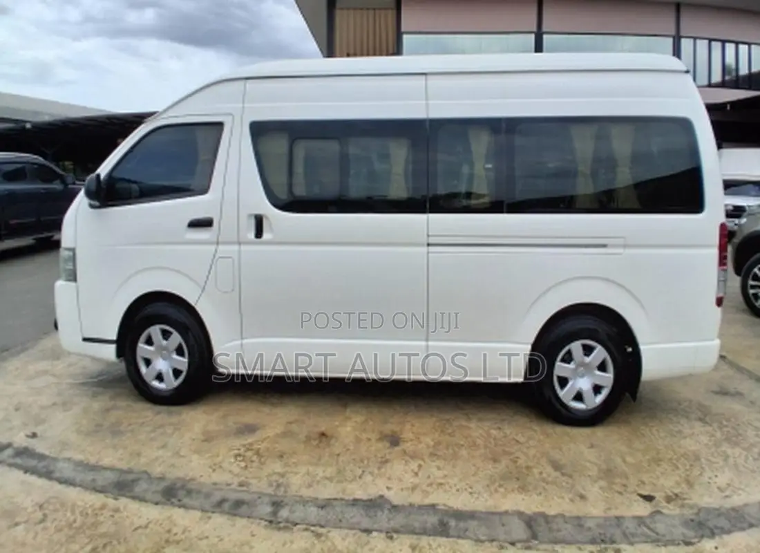 Toyota HiAce 2019