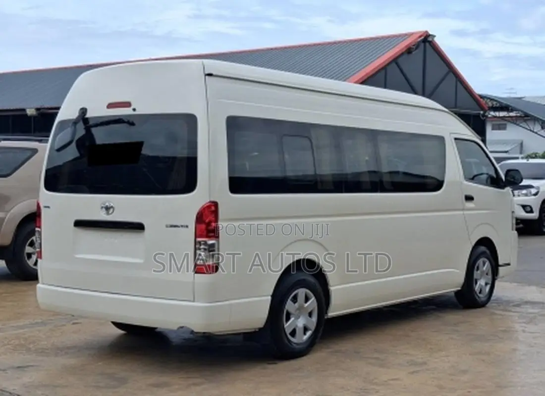 Toyota HiAce 2019