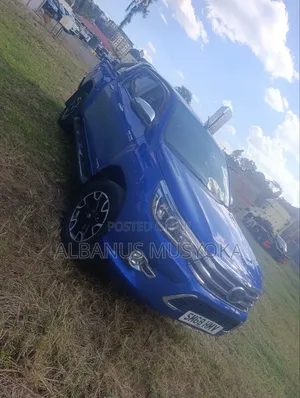 Toyota Hilux 2018 Blue
