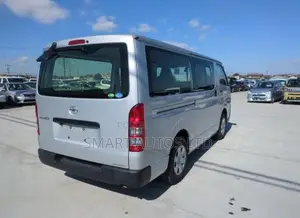 Toyota HiAce 2020