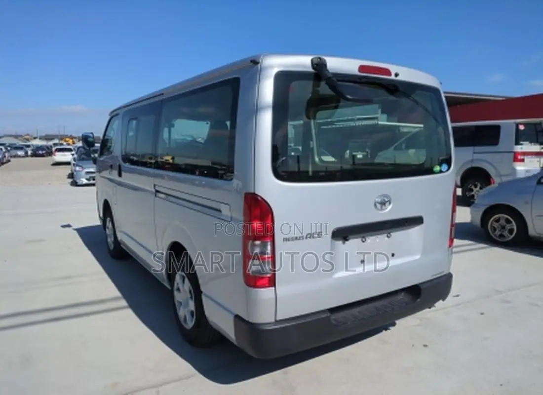 Toyota HiAce 2020