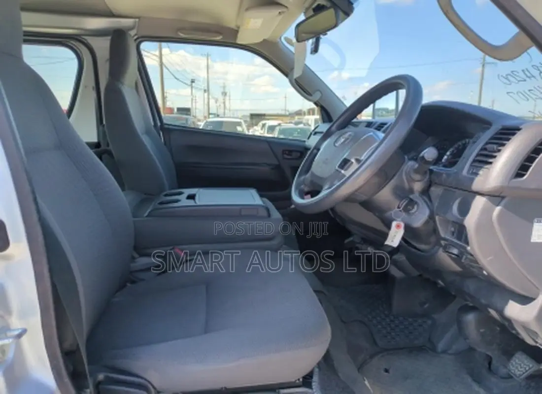 Toyota HiAce 2020