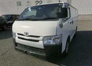 Toyota HiAce 2019 White