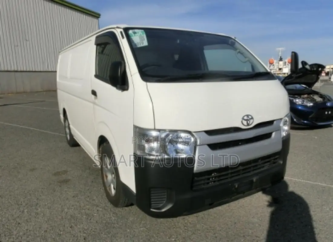 Toyota HiAce 2019 White