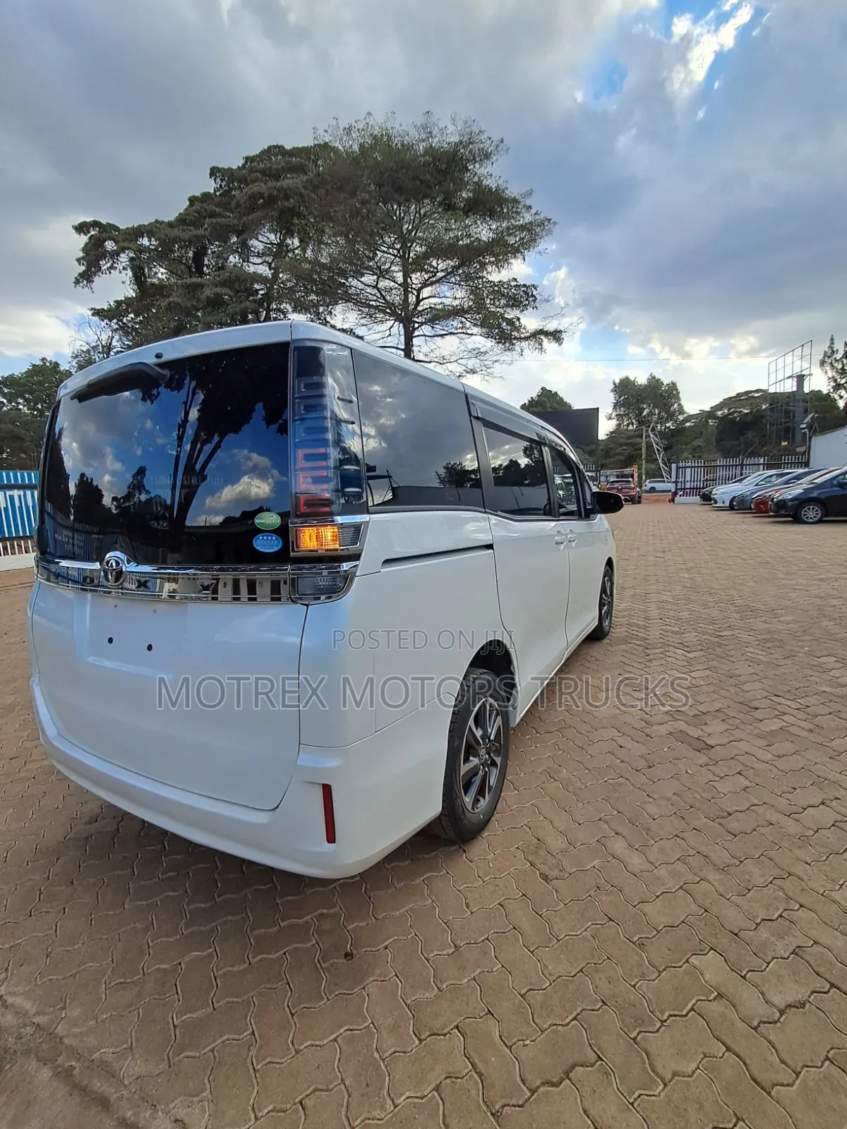Toyota Voxy 2019 White