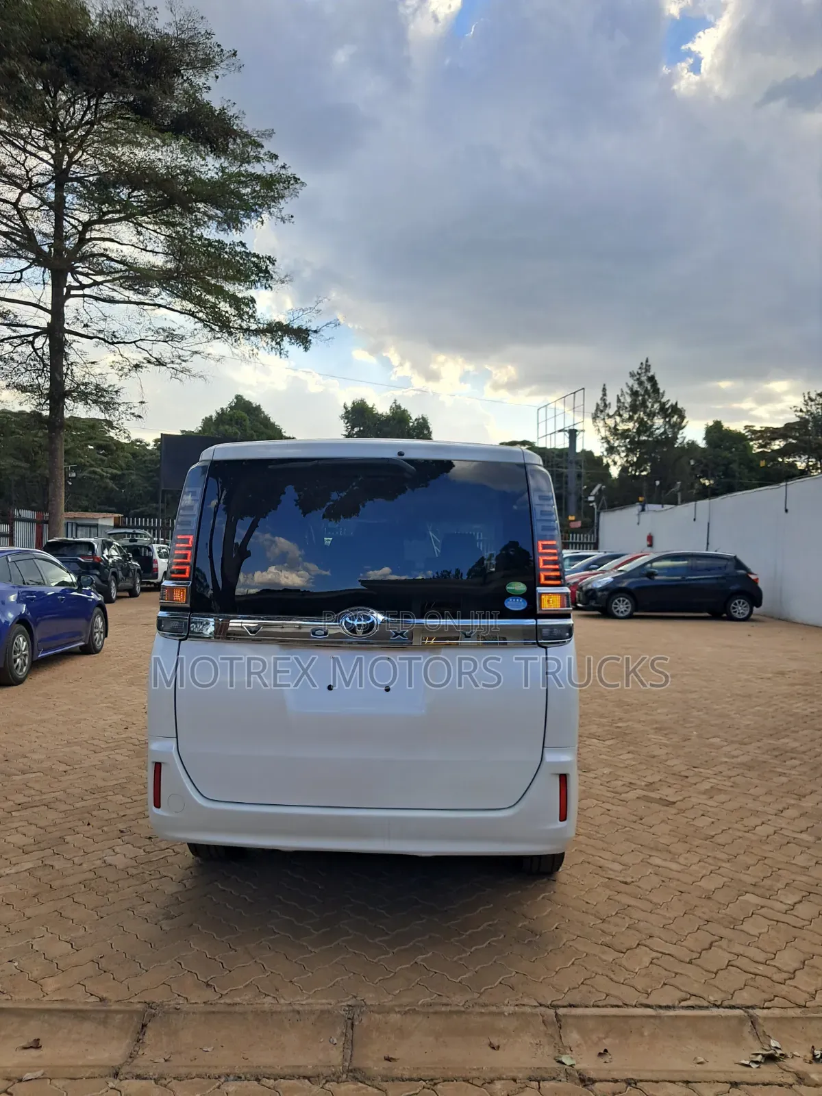 Toyota Voxy 2019 White