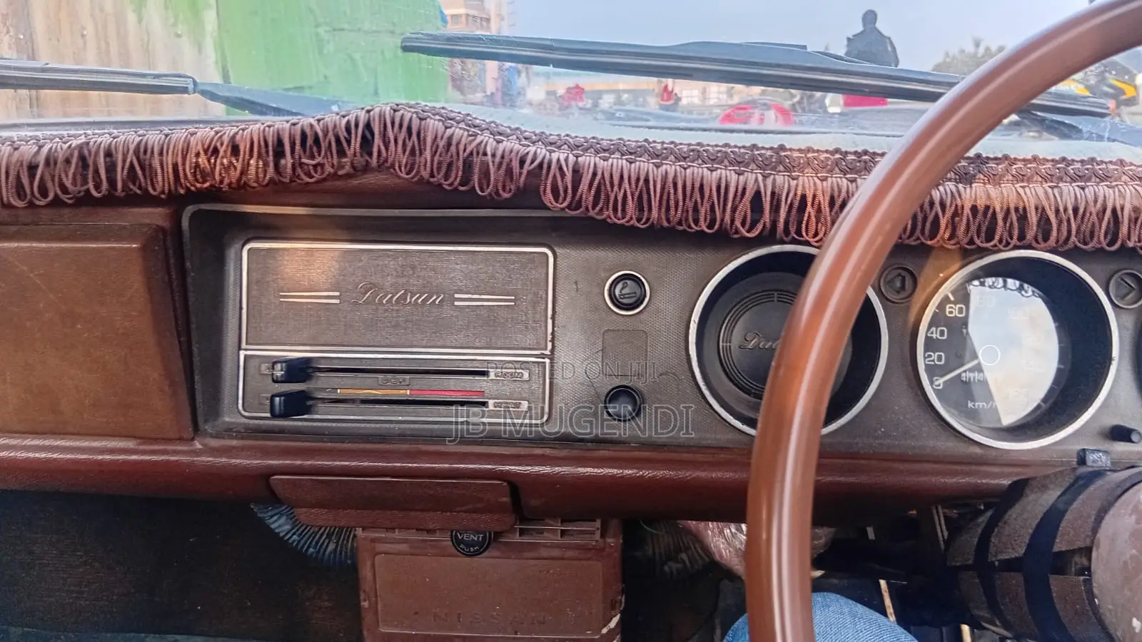 Datsun 1200 1971 Beige