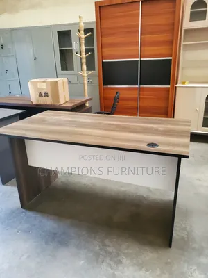 Two Toned Minimalistic Office Desk