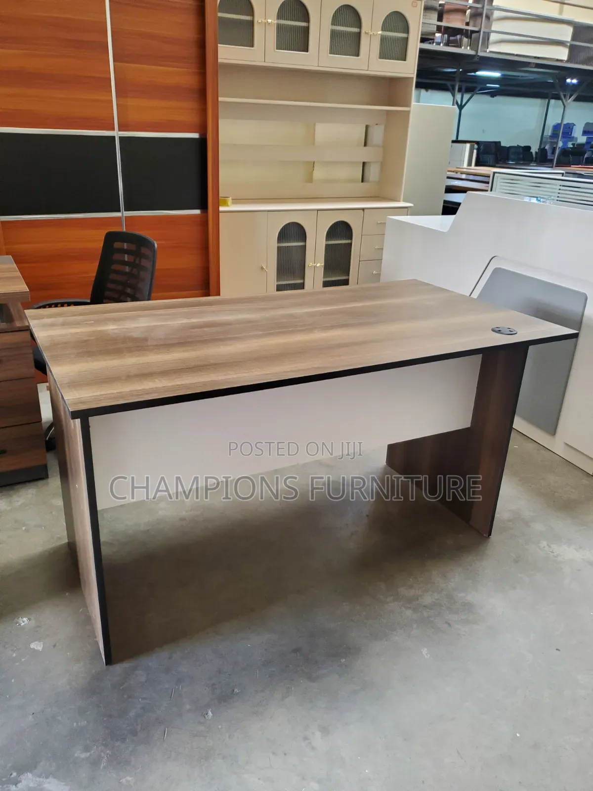 Two Toned Minimalistic Office Desk
