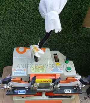 Key Cutting Machine 
Defu (100e1)