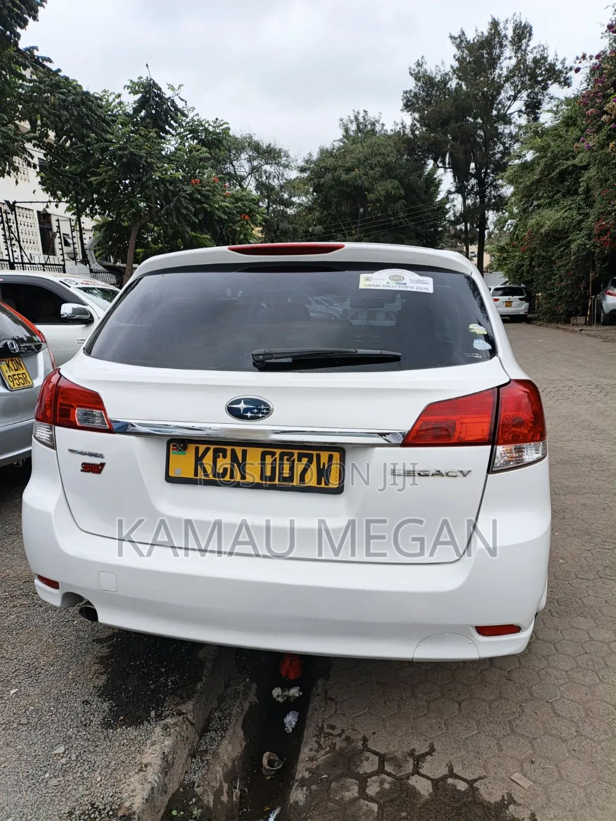 Subaru Legacy 2010 White