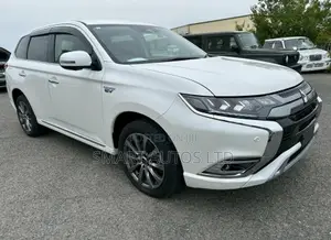 Mitsubishi Outlander 2.4 PHEV AWD 2019 Off white