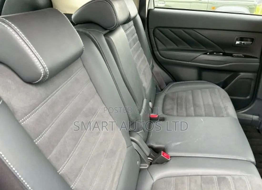 Mitsubishi Outlander 2.4 PHEV AWD 2019 Off white