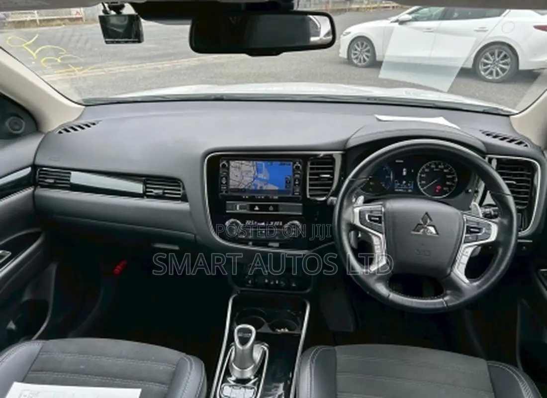 Mitsubishi Outlander 2.4 PHEV AWD 2019 Off white