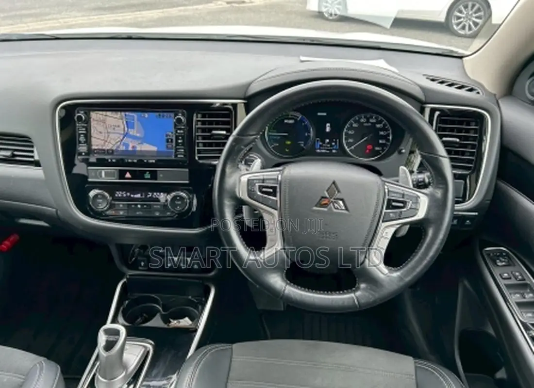 Mitsubishi Outlander 2.4 PHEV AWD 2019 Off white