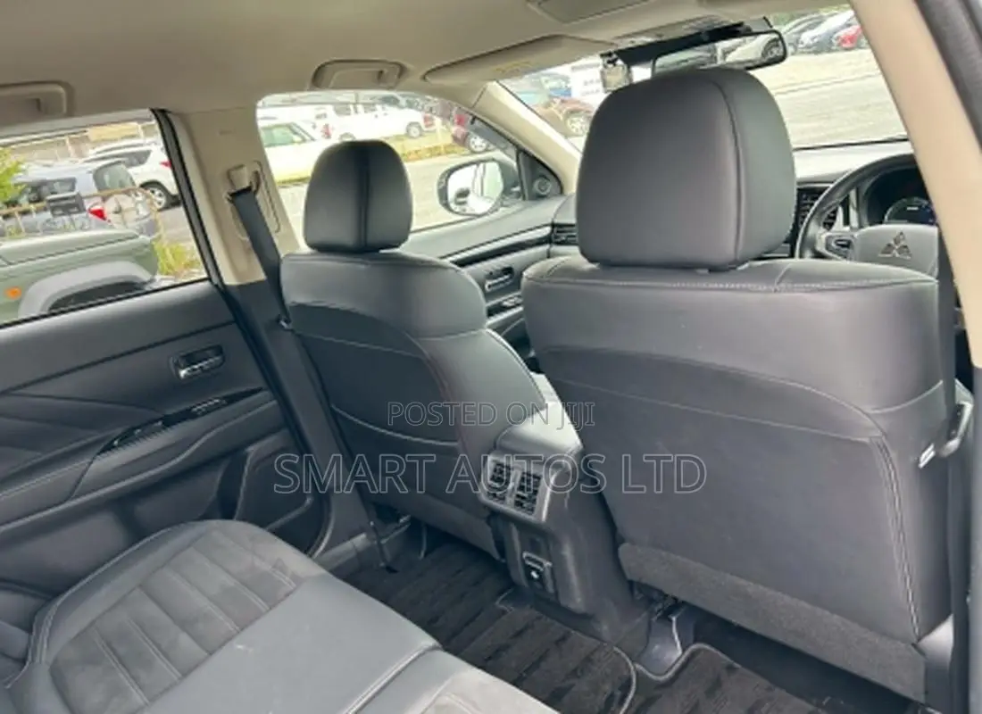 Mitsubishi Outlander 2.4 PHEV AWD 2019 Off white