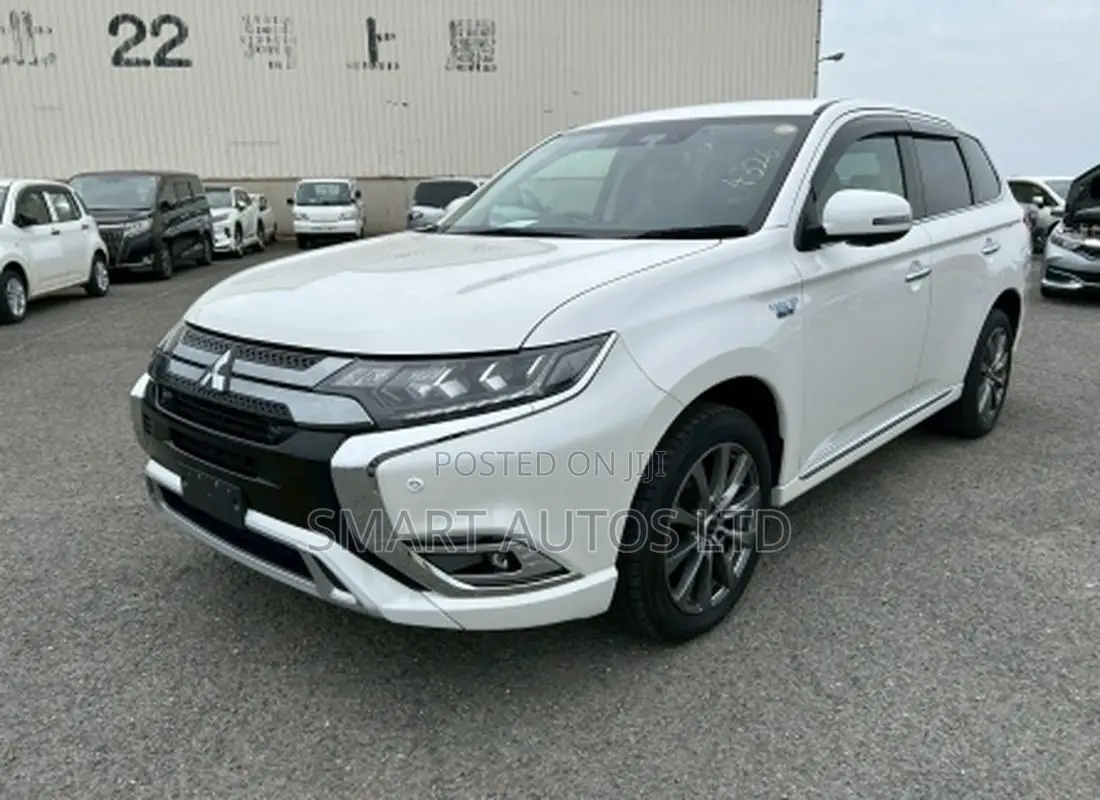 Mitsubishi Outlander 2.4 PHEV AWD 2019 Off white