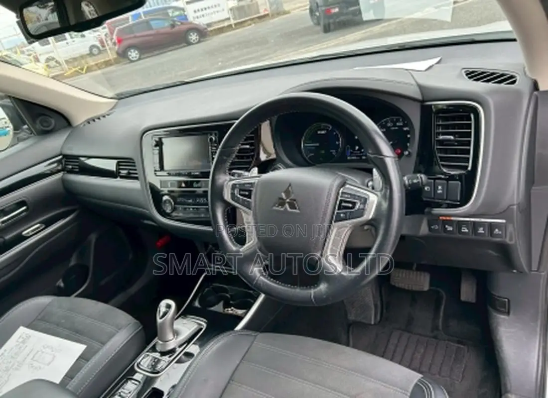 Mitsubishi Outlander 2.4 PHEV AWD 2019 Off white