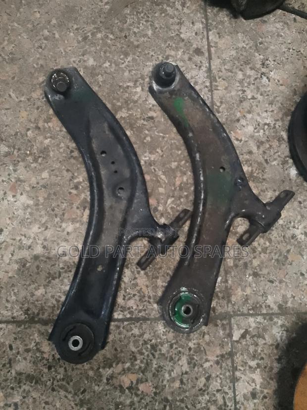 Ex Japan Controller Arm for Nisan Extrail