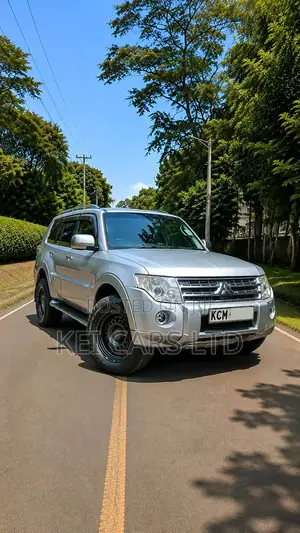 Mitsubishi Pajero 3.2 Di-Dc GLS 2011 Silver