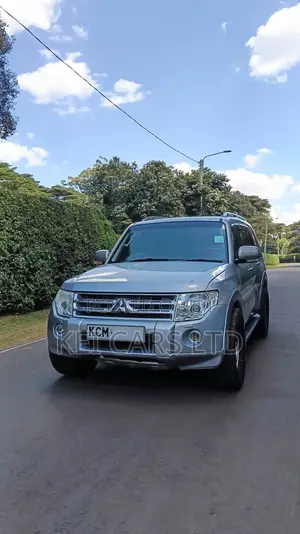 Mitsubishi Pajero 3.2 Di-Dc GLS 2011 Silver