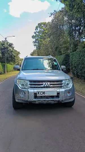 Mitsubishi Pajero 3.2 Di-Dc GLS 2011 Silver