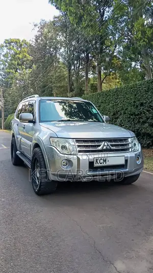 Mitsubishi Pajero 3.2 Di-Dc GLS 2011 Silver