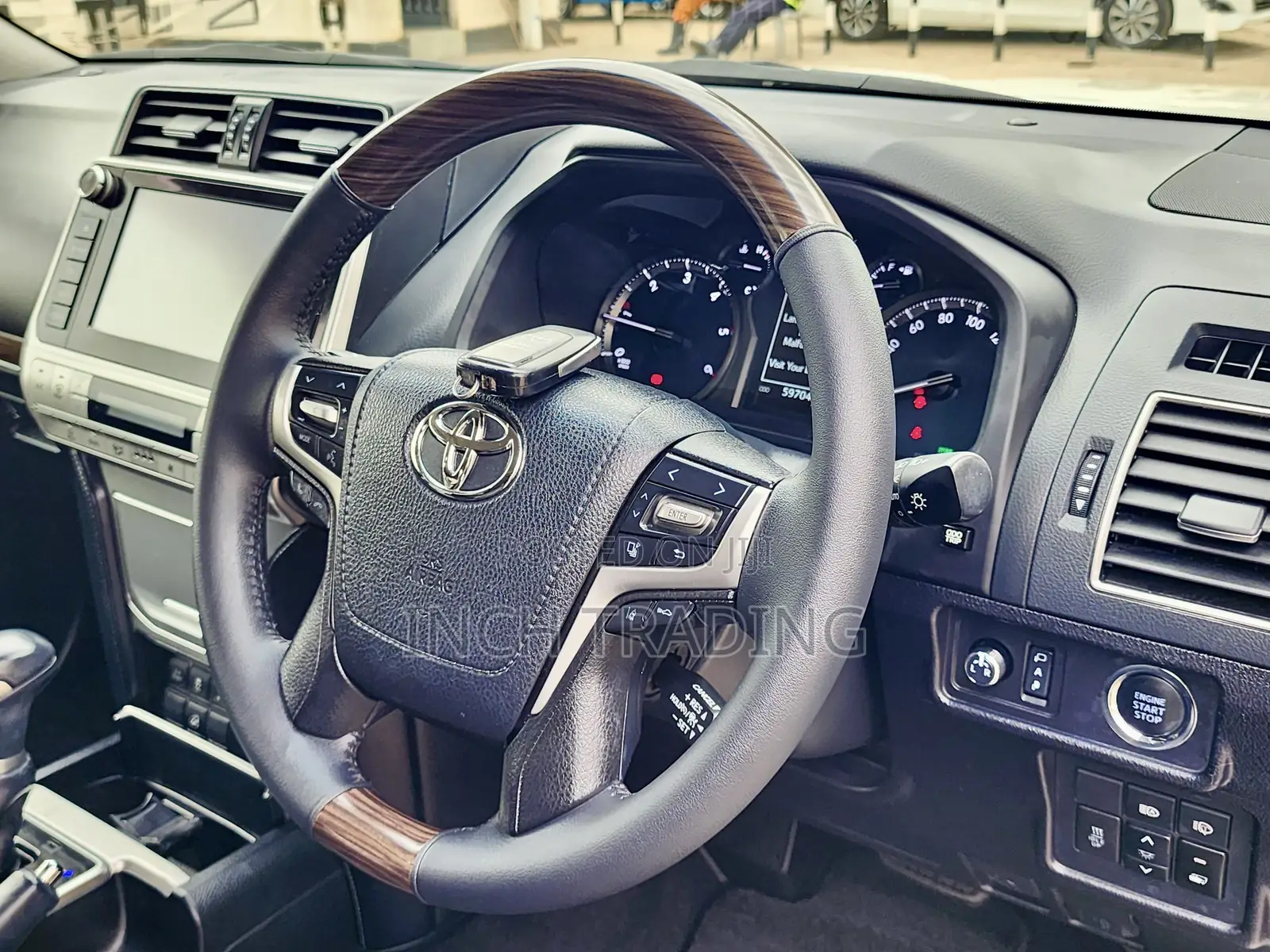 Toyota Land Cruiser Prado 2.8 2019 White