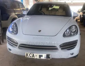 Porsche Cayenne 2014 White