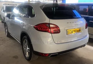 Porsche Cayenne 2014 White