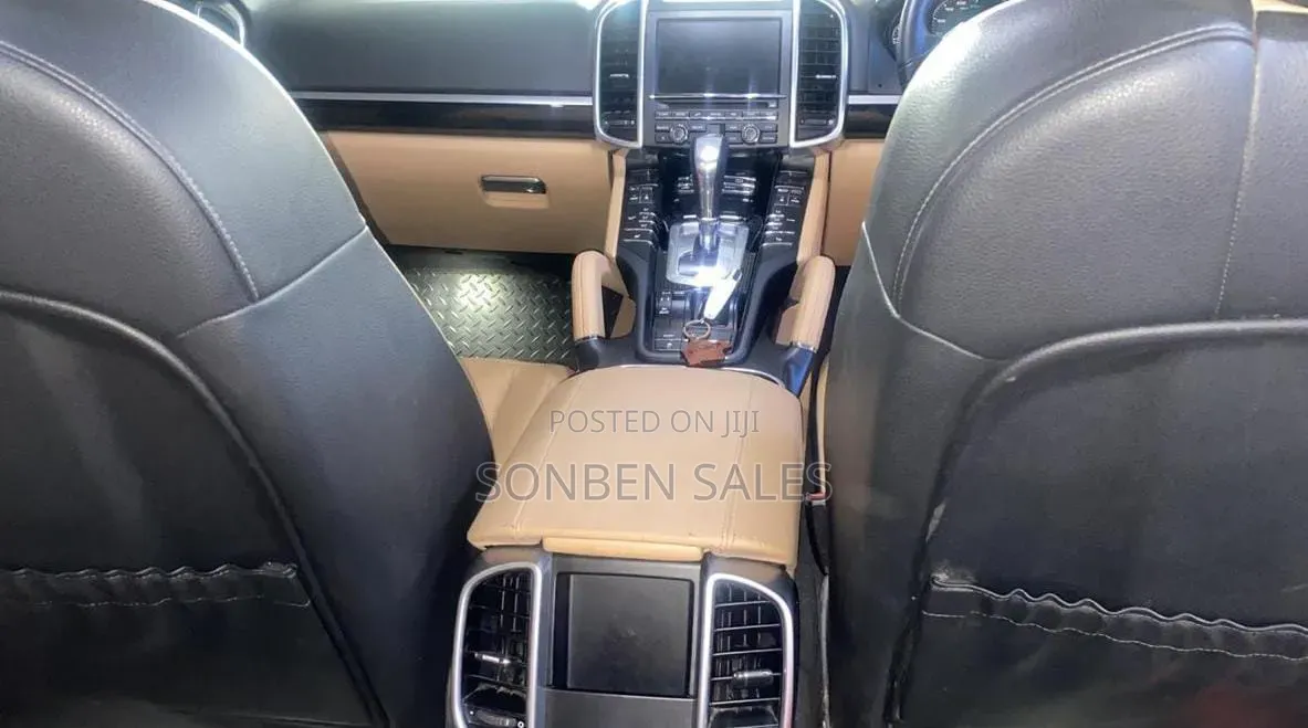 Porsche Cayenne 2014 White