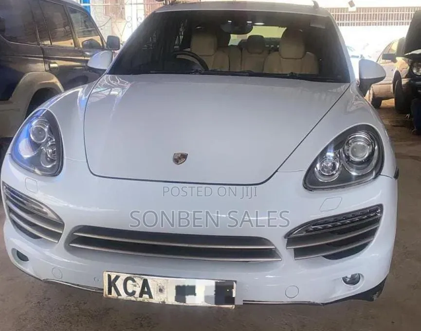 Porsche Cayenne 2014 White