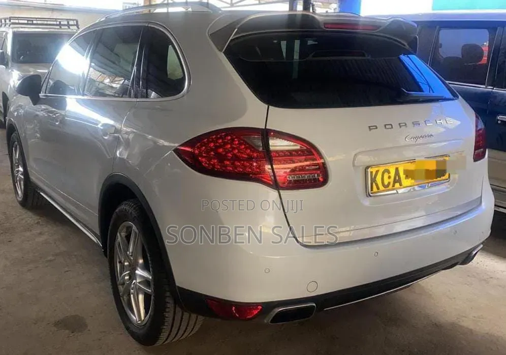 Porsche Cayenne 2014 White