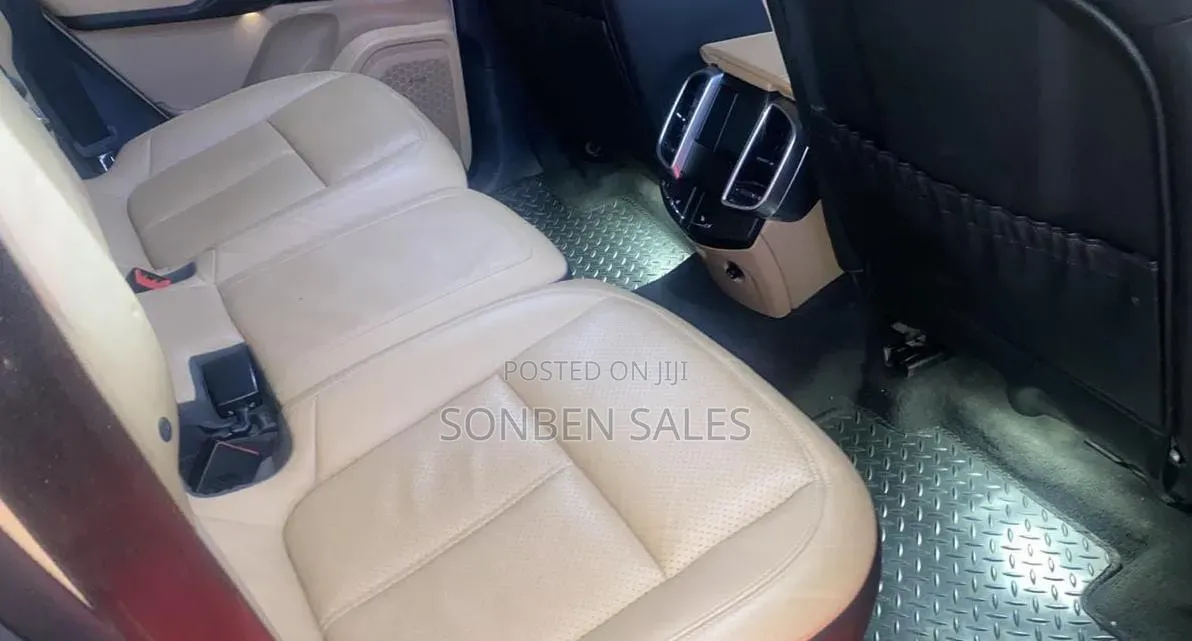 Porsche Cayenne 2014 White