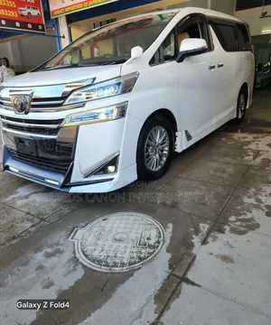 Toyota Vellfire 2020 White