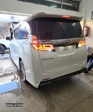 Toyota Vellfire 2020 White