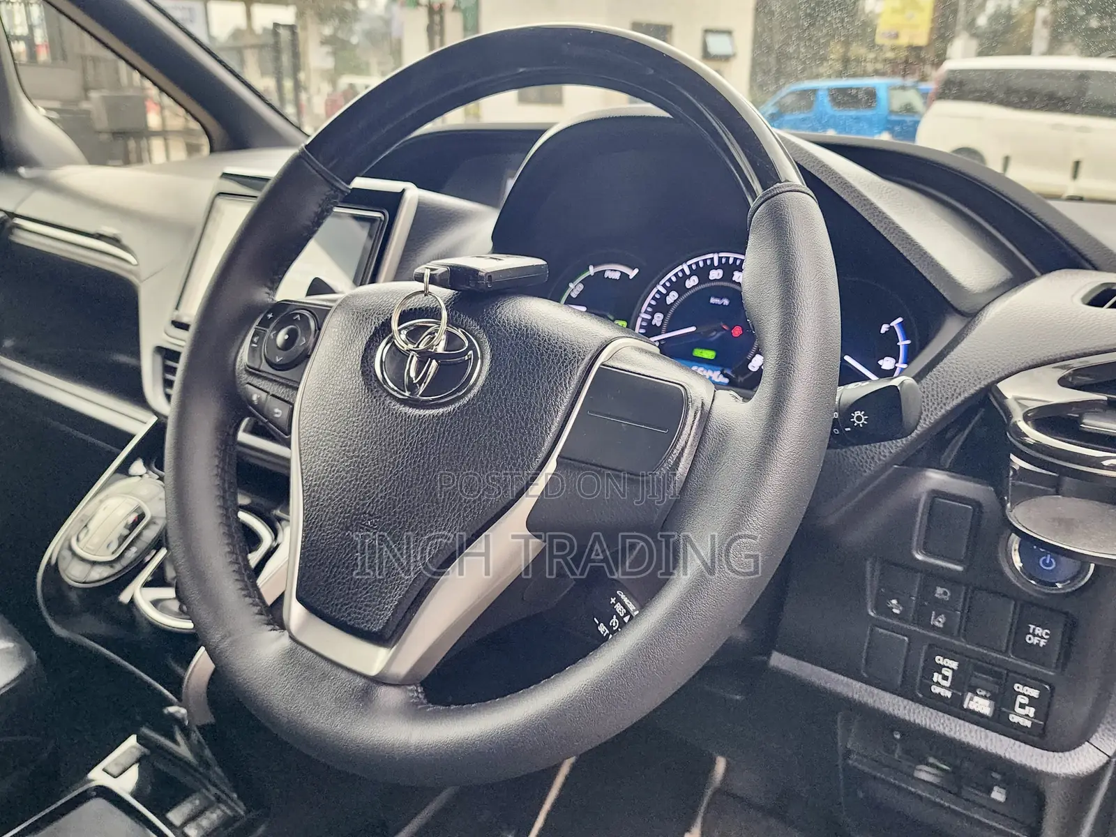 Toyota Esquire 1.8 FWD Hybrid (7 seater) 2019 White