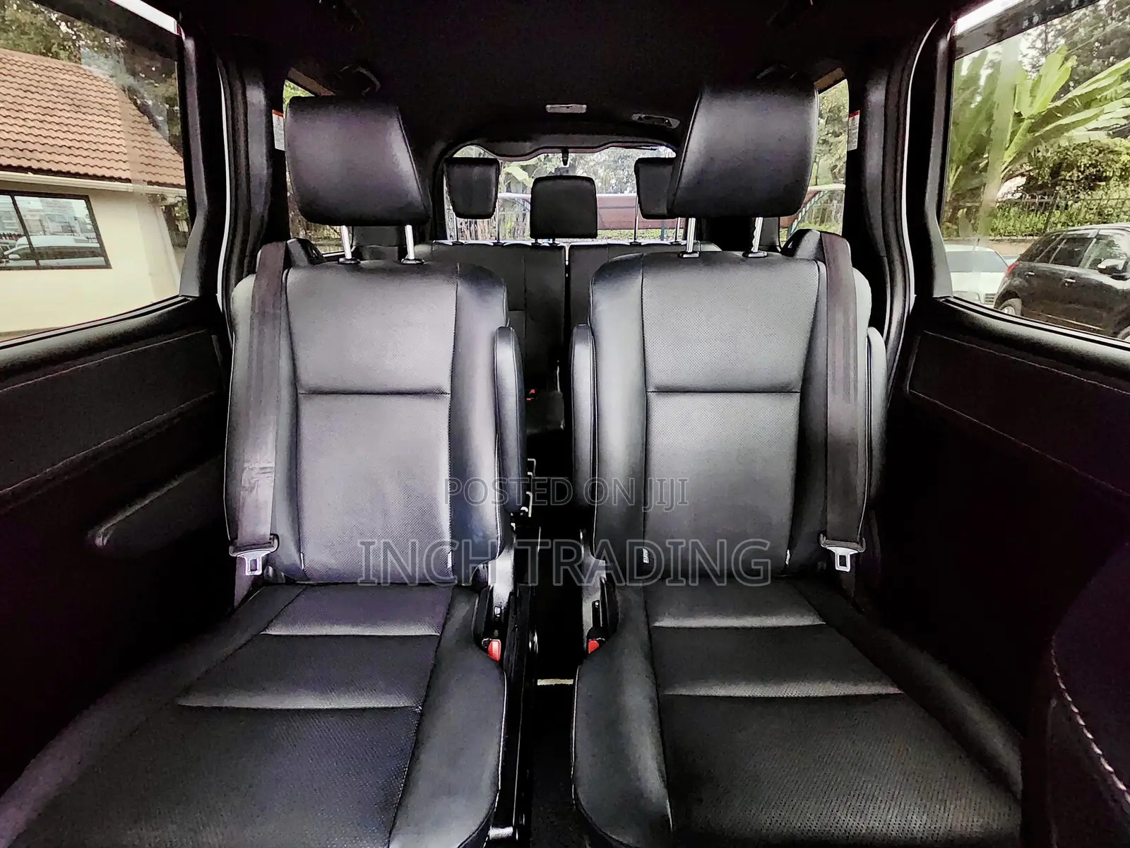 Toyota Esquire 1.8 FWD Hybrid (7 seater) 2019 White