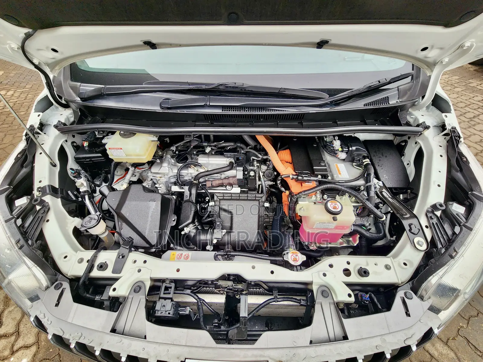Toyota Esquire 1.8 FWD Hybrid (7 seater) 2019 White