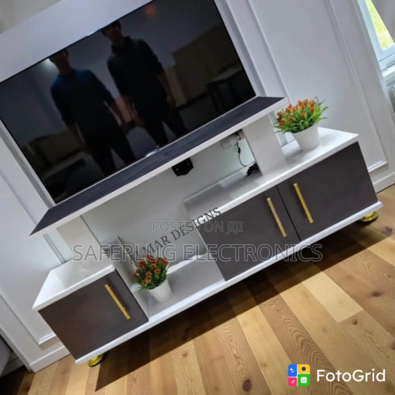 Istanbul TV Stand – Modern Stylish Entertainment Unit