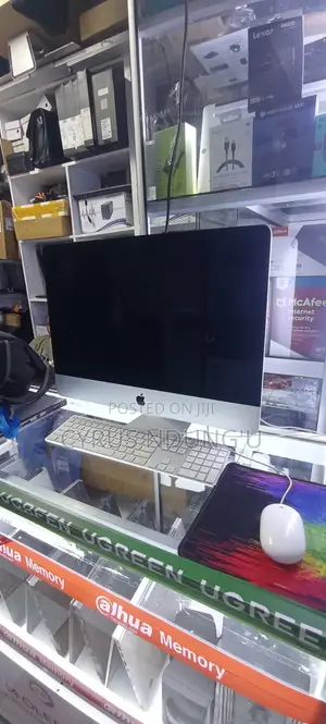 Desktop Computer Apple iMac 8GB Intel Core i5 HDD 500GB