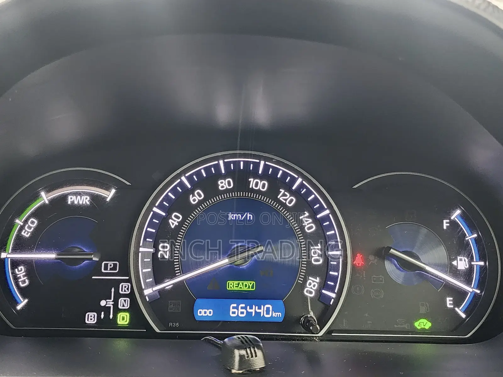 Toyota Esquire 1.8 FWD Hybrid (7 seater) 2019 White