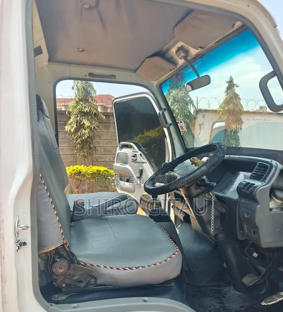 Isuzu NKR Local