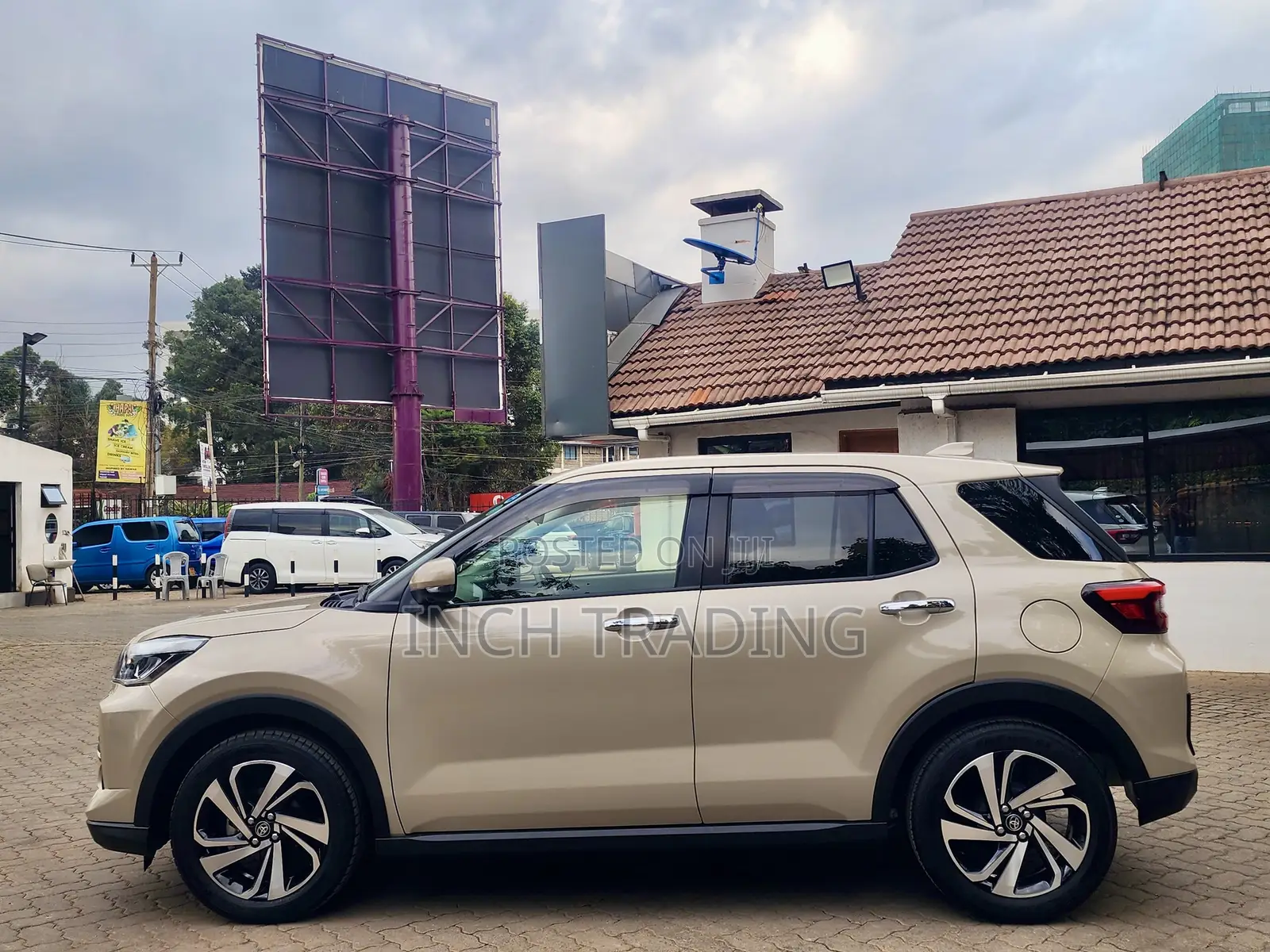 Toyota Raize 1.0 FWD 2019 Beige