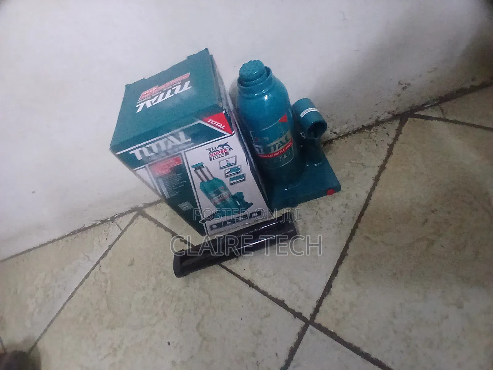 Total 4 Ton Hydraulic Bottle Jack