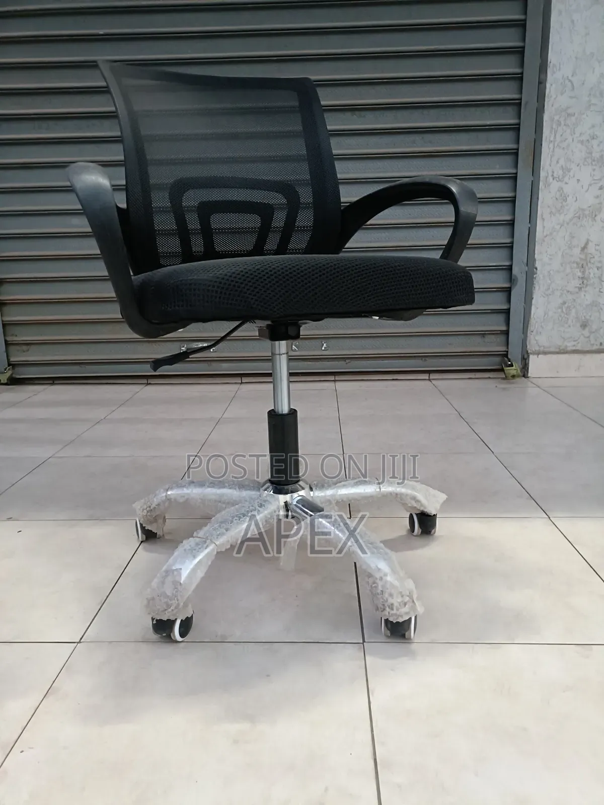 Adjustable Swivel Mesh Chair